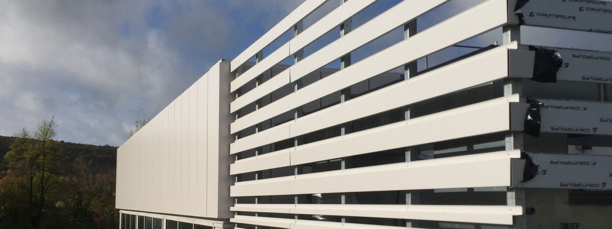 IMG_6880 2000X750 | DEOBAT Professionnels Pose de bardage sur façade de bâtiments à proximité de Nancy et dans les Vosges Bruyères