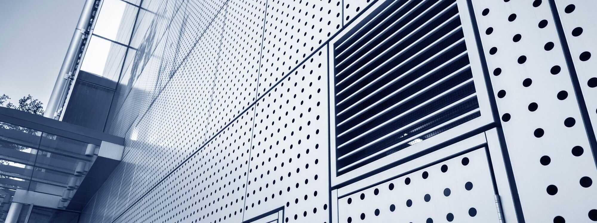 BARDAGE ENTREPRISE 2000X750 | DEOBAT Professionnels Pourquoi votre bardage se détériore plus vite que prévu ? Les erreurs fréquentes à éviter Rambervillers