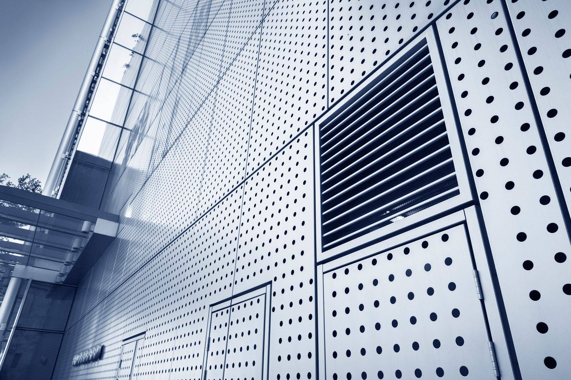 BARDAGE ENTREPRISE | DEOBAT Professionnels Pose de vêture de façade pour l’isolation de votre bâtiment à Nancy dans les Vosges Saint-Dié-des-Vosges 4